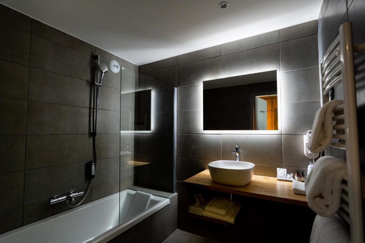 Tain-lʼHermitage Fac & Spera -Hotel & Spa מראה חיצוני תמונה
